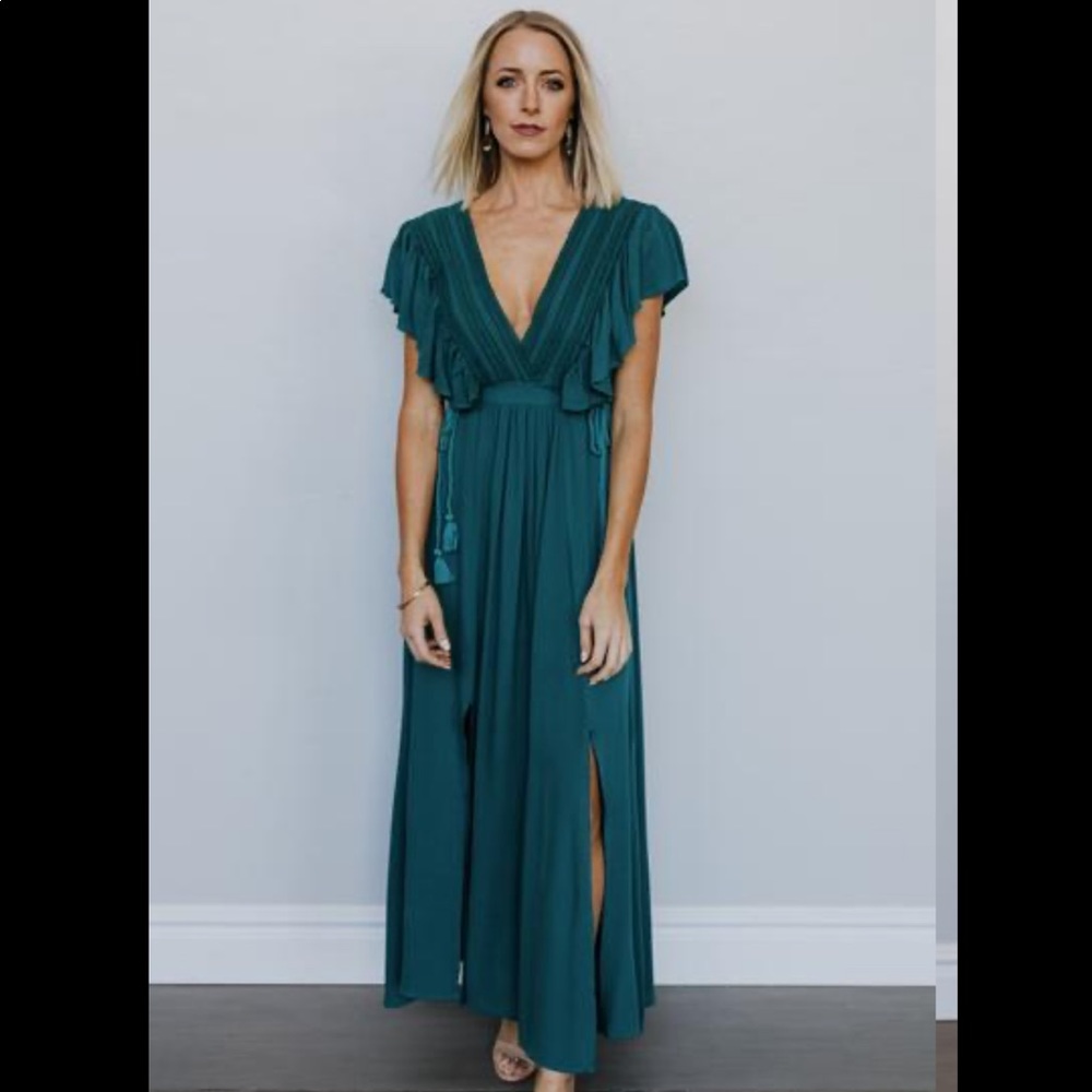 🌟DEEP V MIDI DRESS IN JADE COLOR🌟